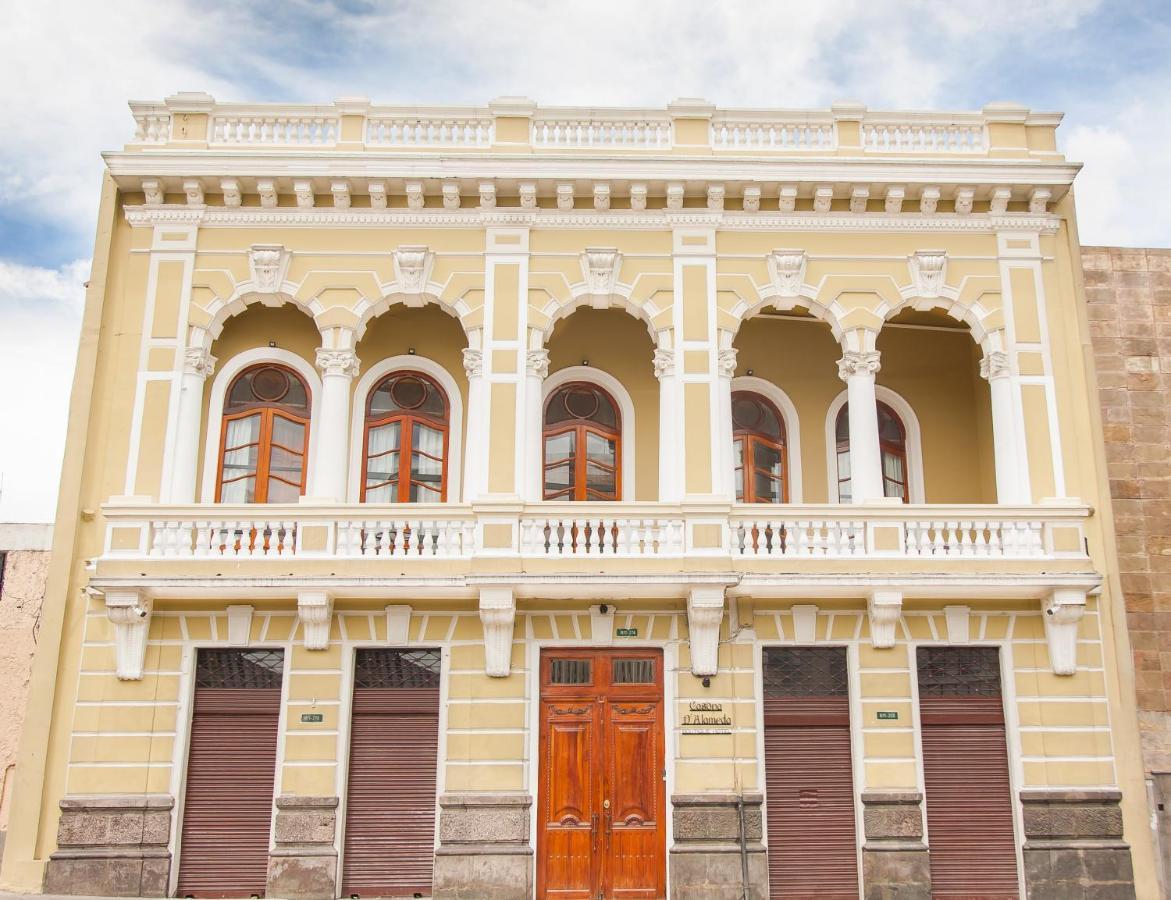 Casona 1914 Quito - Gothic Cathedral View Rooftop Ngoại thất bức ảnh