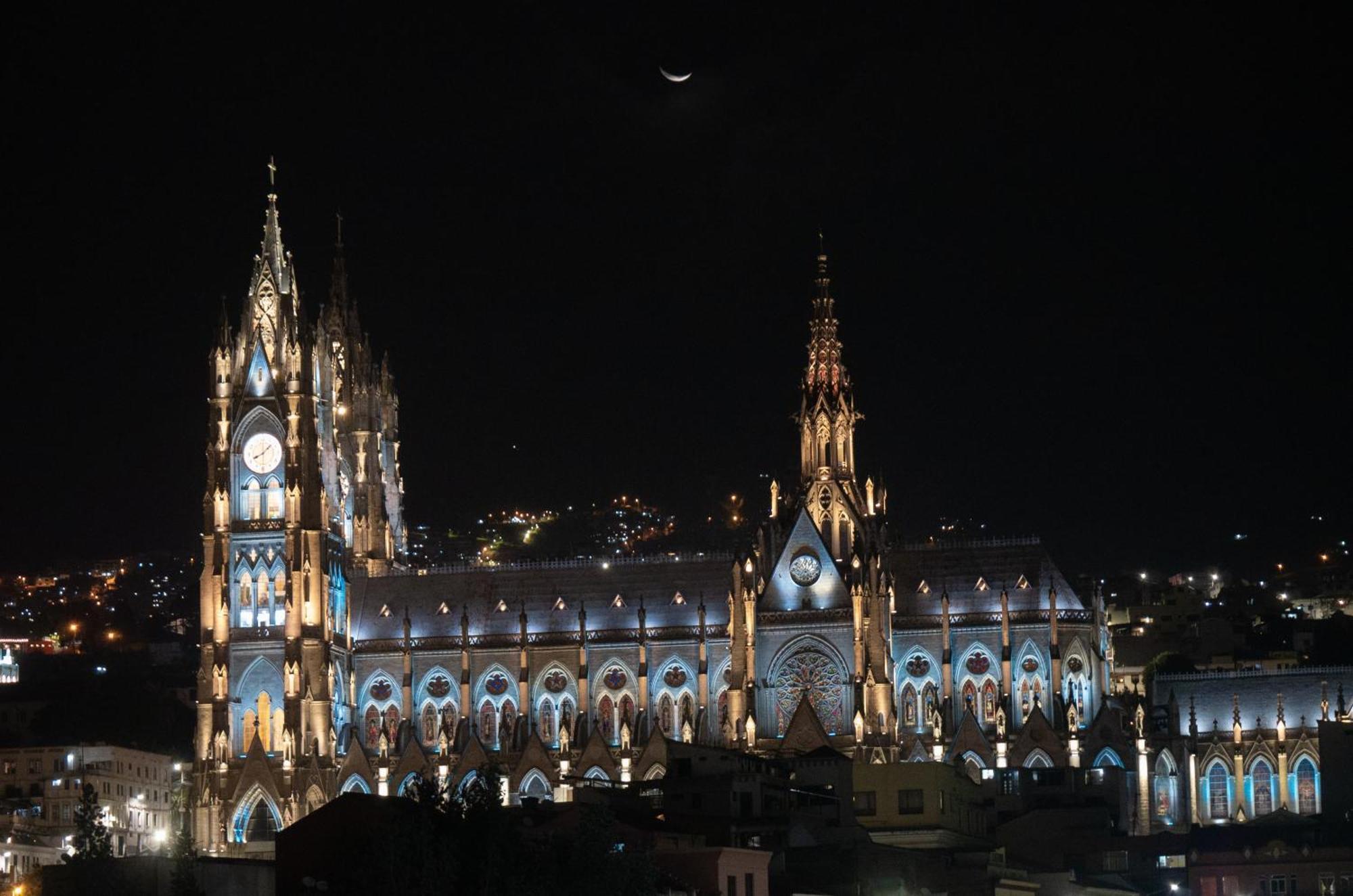 Casona 1914 Quito - Gothic Cathedral View Rooftop Ngoại thất bức ảnh