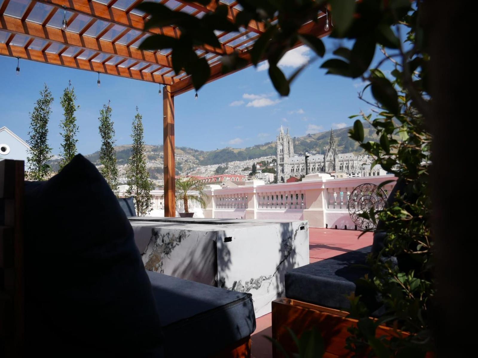 Casona 1914 Quito - Gothic Cathedral View Rooftop Ngoại thất bức ảnh